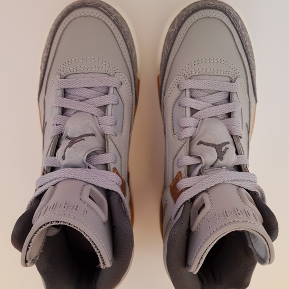 1Y JORDAN SPIZIKE GP WOLF GREY/DARK GREY - Picture 7 of 8